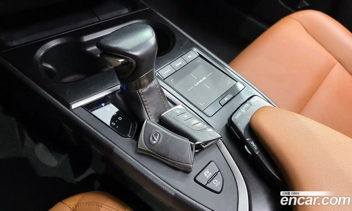 Lexus UX 2019 2.0 АКПП, фото 9 Lexus UX 2019 2.0 АКПП, фото 9
