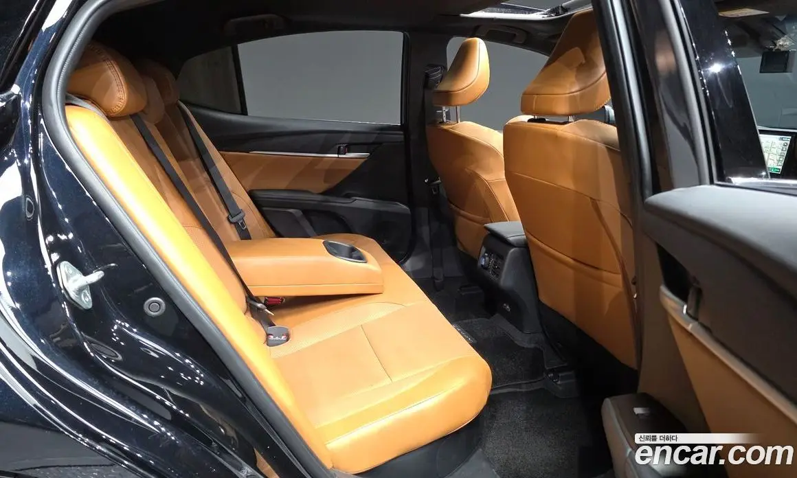 Toyota Camry 2025 2.5 АКПП, фото 18