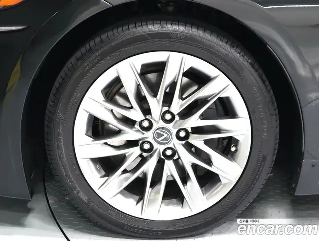 Lexus LS 2018 3.5 АКПП, миниатюра 5 Lexus LS 2018 3.5 АКПП, миниатюра 5