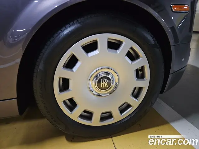 Rolls-Royce Phantom 2013 6.7 АКПП, миниатюра 4 Rolls-Royce Phantom 2013 6.7 АКПП, миниатюра 4