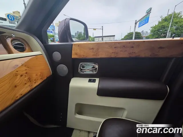 Rolls-Royce Phantom 2013 6.7 АКПП, миниатюра 10 Rolls-Royce Phantom 2013 6.7 АКПП, миниатюра 10