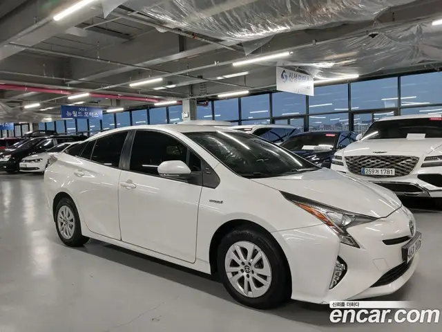 Toyota Prius 2017 1.8 АКПП, миниатюра 2