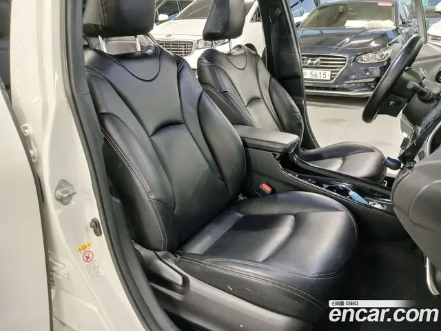 Toyota Prius 2017 1.8 АКПП, миниатюра 11