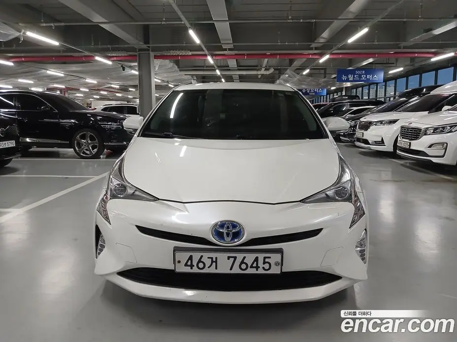Toyota Prius 2017 1.8 АКПП, фото 18