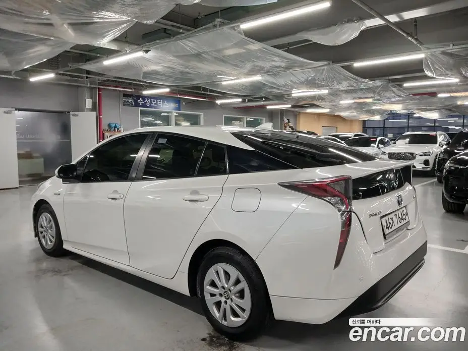 Toyota Prius 2017 1.8 АКПП, фото 3