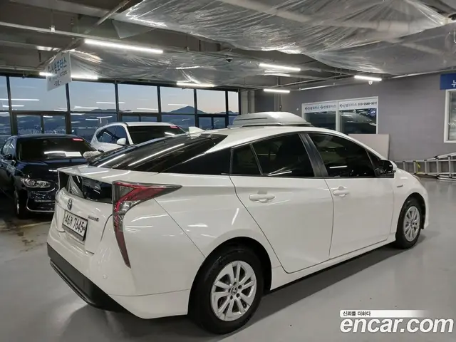 Toyota Prius 2017 1.8 АКПП, миниатюра 4