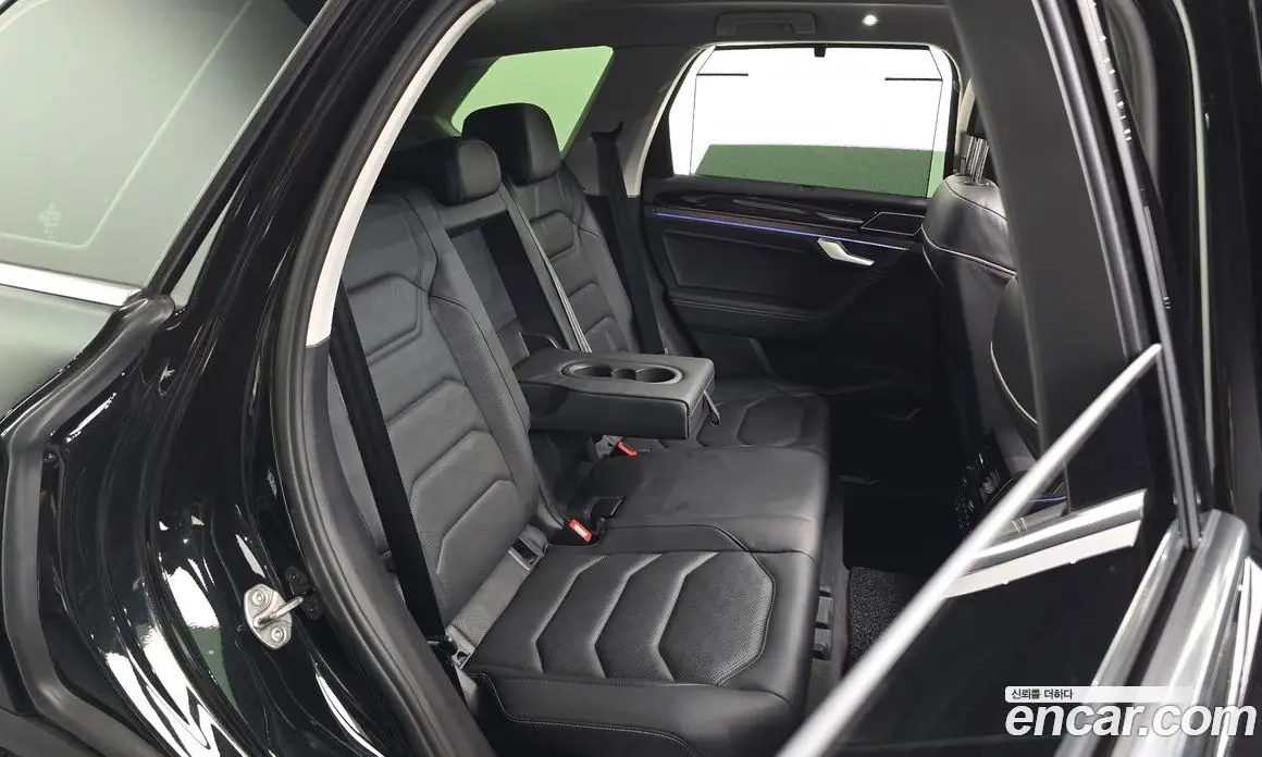 Volkswagen Touareg 2024 3.0 АКПП, фото 18