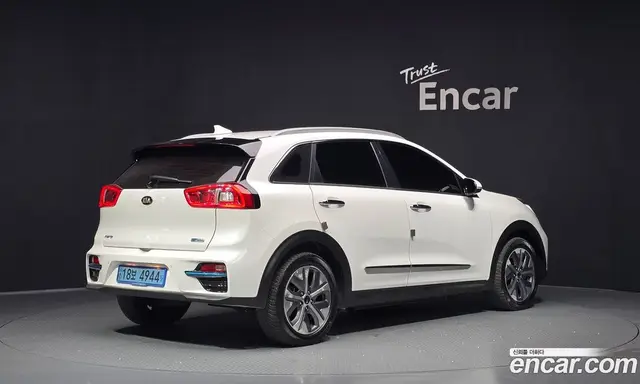 Kia Niro 2019 0.2 АКПП, миниатюра 2 Kia Niro 2019 0.2 АКПП, миниатюра 2