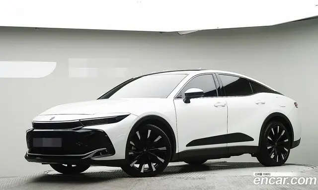 Toyota Crown, 2023, 62 137 км