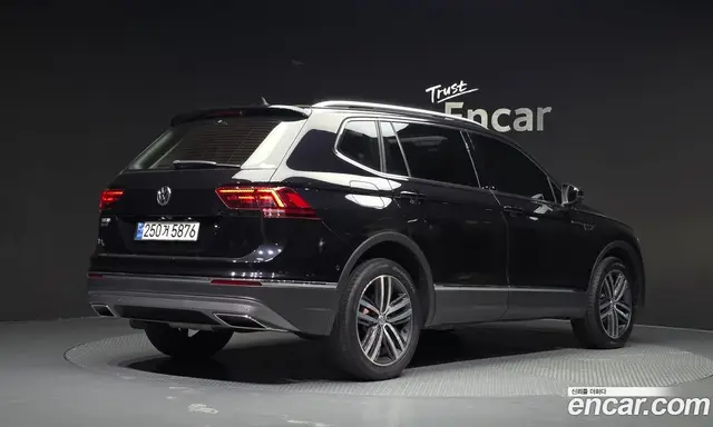 Volkswagen Tiguan 2018 2.0 АКПП, миниатюра 2 Volkswagen Tiguan 2018 2.0 АКПП, миниатюра 2