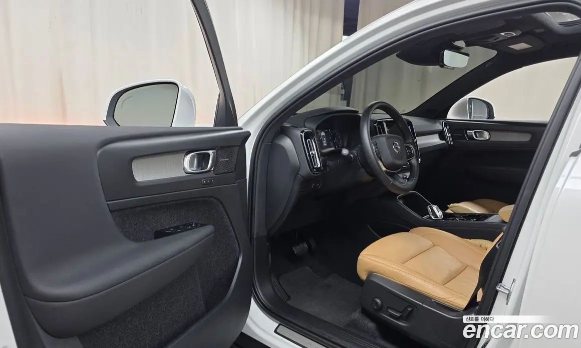 Volvo XC40 2021 2.0 АКПП, фото 13