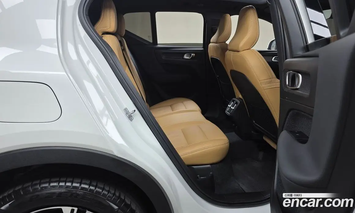 Volvo XC40 2021 2.0 АКПП, фото 17