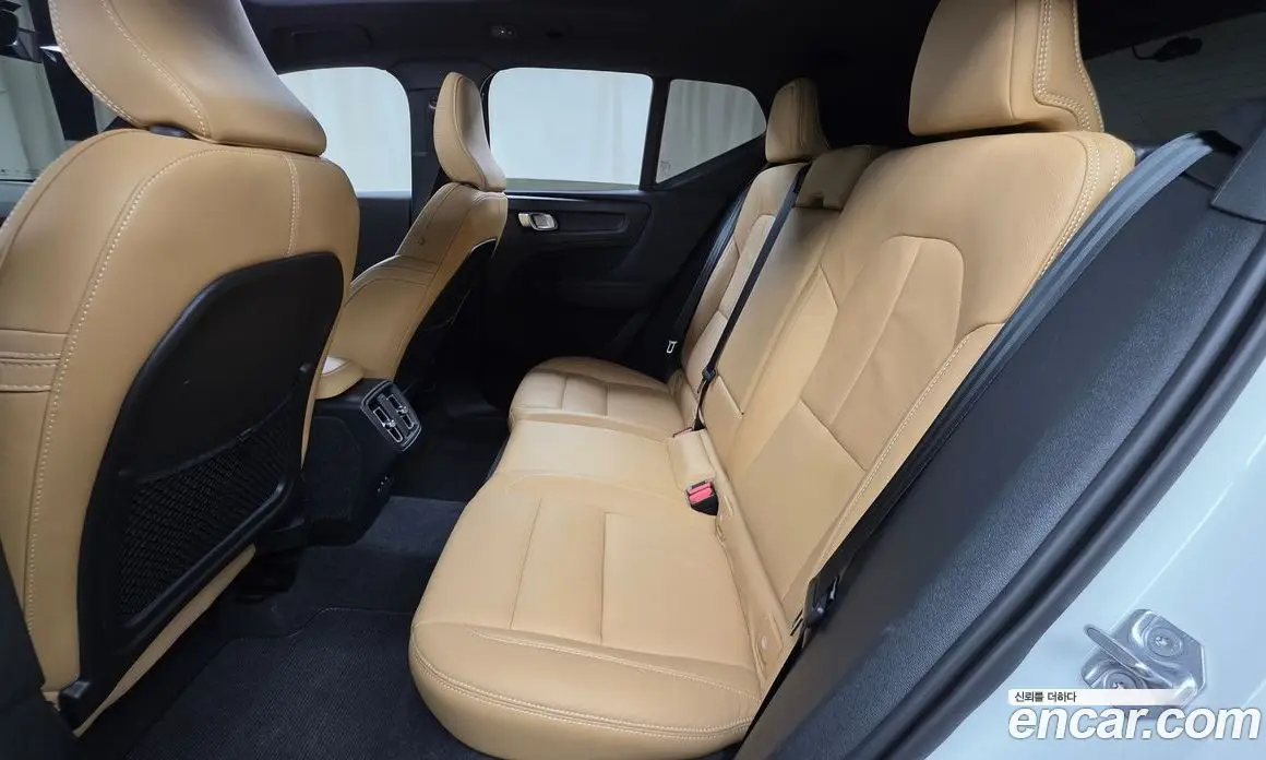Volvo XC40 2021 2.0 АКПП, фото 18