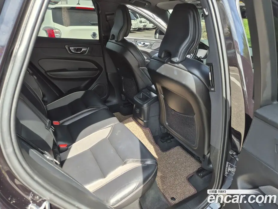 Volvo XC60 2021 2.0 АКПП, фото 12