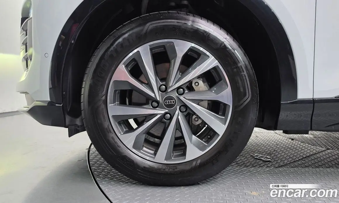 Audi Q6 e-tron 2025 0.2 АКПП, фото 4