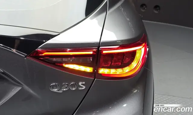 Infiniti Q30 2017 2.0 АКПП, миниатюра 8 Infiniti Q30 2017 2.0 АКПП, миниатюра 8