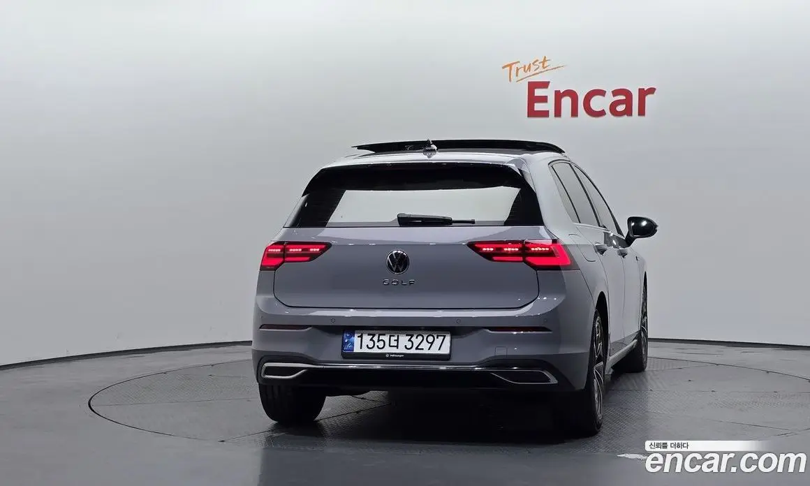 Volkswagen Golf 2023 2.0 АКПП, фото 3