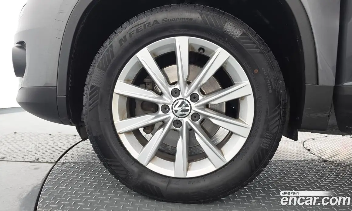 Volkswagen Tiguan 2012 2.0 АКПП, фото 5