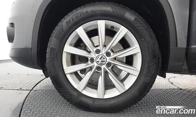 Volkswagen Tiguan 2012 2.0 АКПП, миниатюра 5