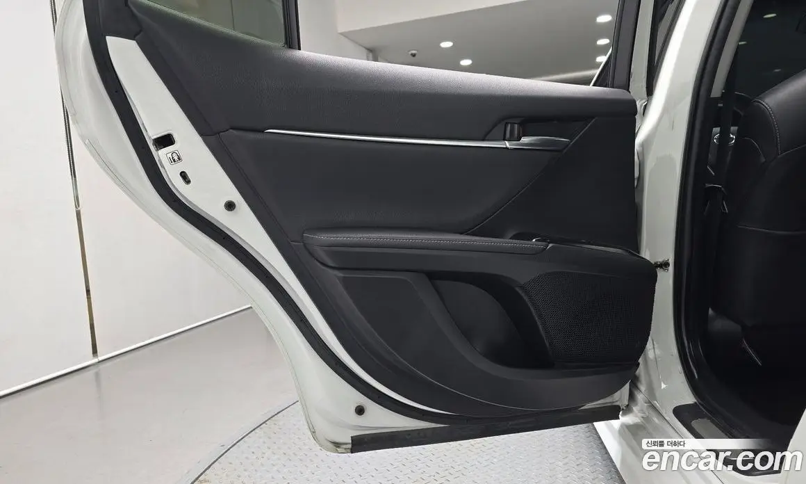 Toyota Camry 2020 2.5 АКПП, фото 15