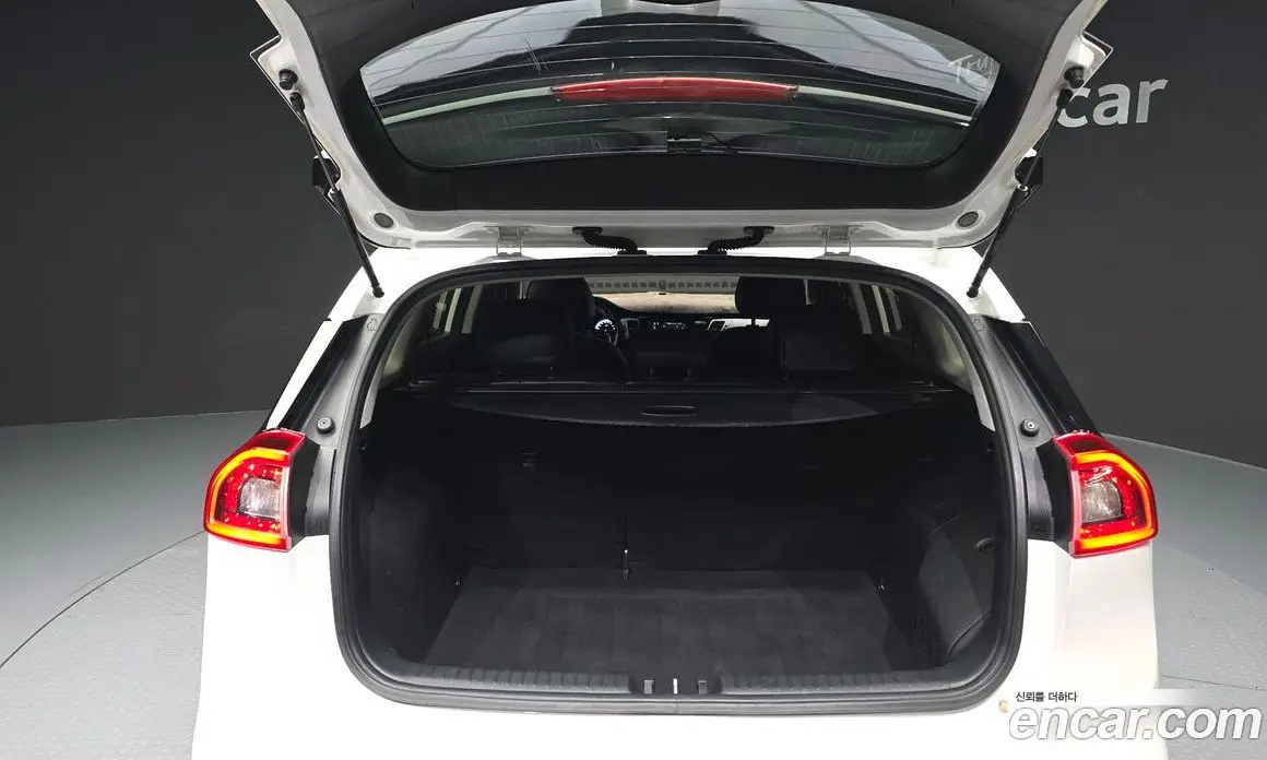 Kia Niro 2016 1.6 АКПП, фото 20