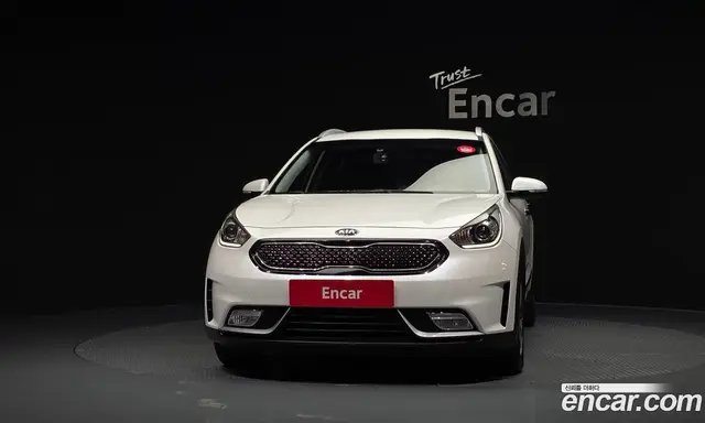 Kia Niro 2016 1.6 АКПП, миниатюра 3
