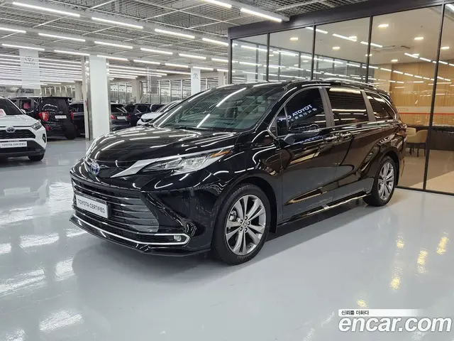 Toyota Sienna, 2025, 3 891 км