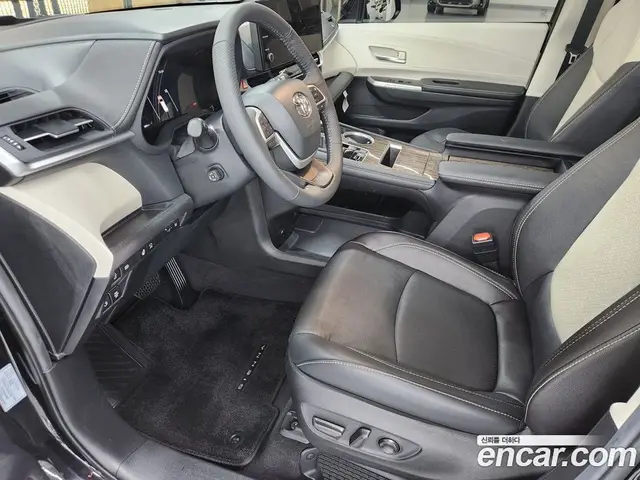 Toyota Sienna 2025 2.5 вариатор, миниатюра 12