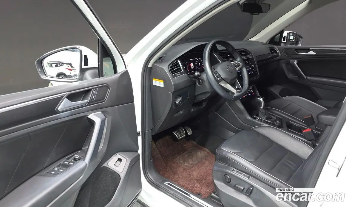 Volkswagen Tiguan 2022 2.0 АКПП, фото 11
