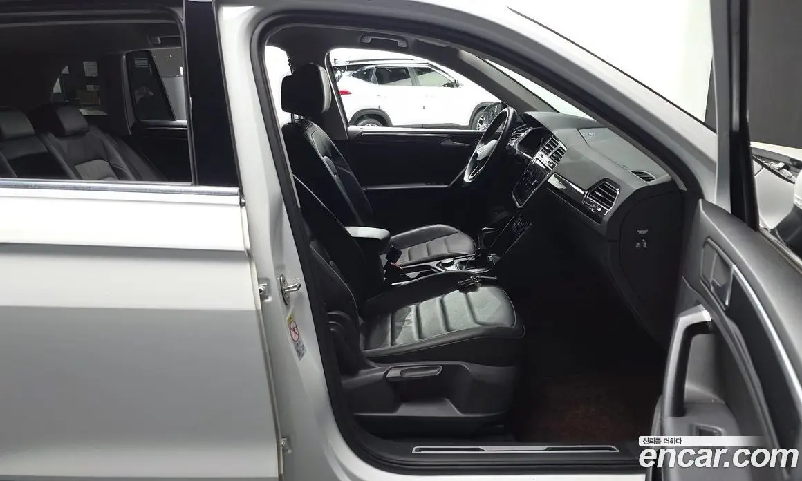 Volkswagen Tiguan 2022 2.0 АКПП, фото 10