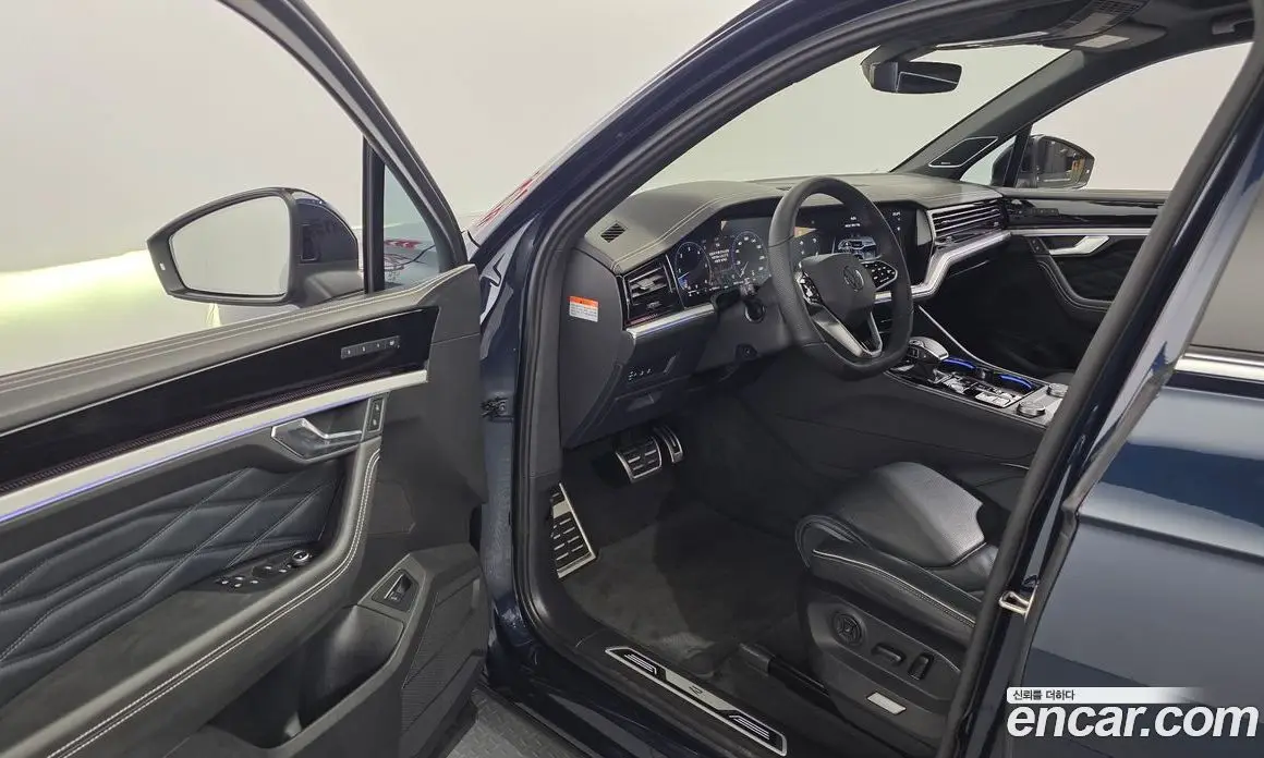 Volkswagen Touareg 2024 3.0 АКПП, фото 13
