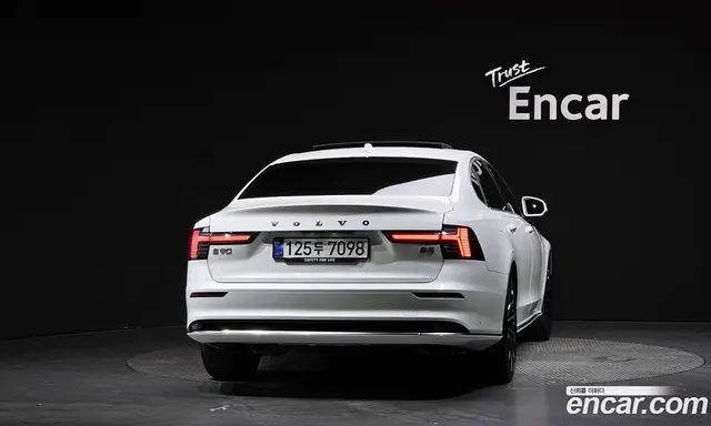 Volvo S90 2026 2.0 АКПП, миниатюра 4 Volvo S90 2026 2.0 АКПП, миниатюра 4
