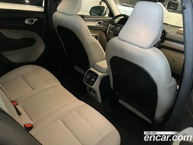 Volvo XC40 2025 2.0 АКПП, миниатюра 4