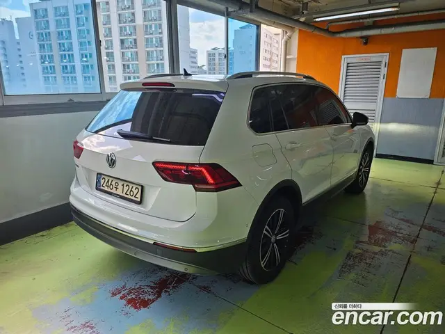 Volkswagen Tiguan 2020 2.0 АКПП, миниатюра 2 Volkswagen Tiguan 2020 2.0 АКПП, миниатюра 2