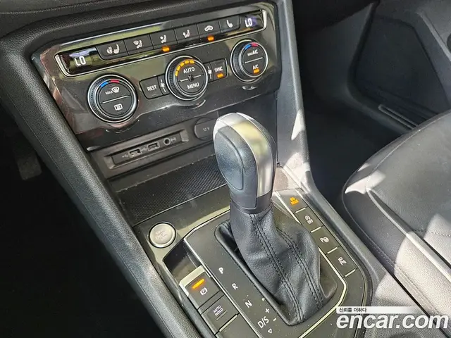 Volkswagen Tiguan 2020 2.0 АКПП, миниатюра 9 Volkswagen Tiguan 2020 2.0 АКПП, миниатюра 9