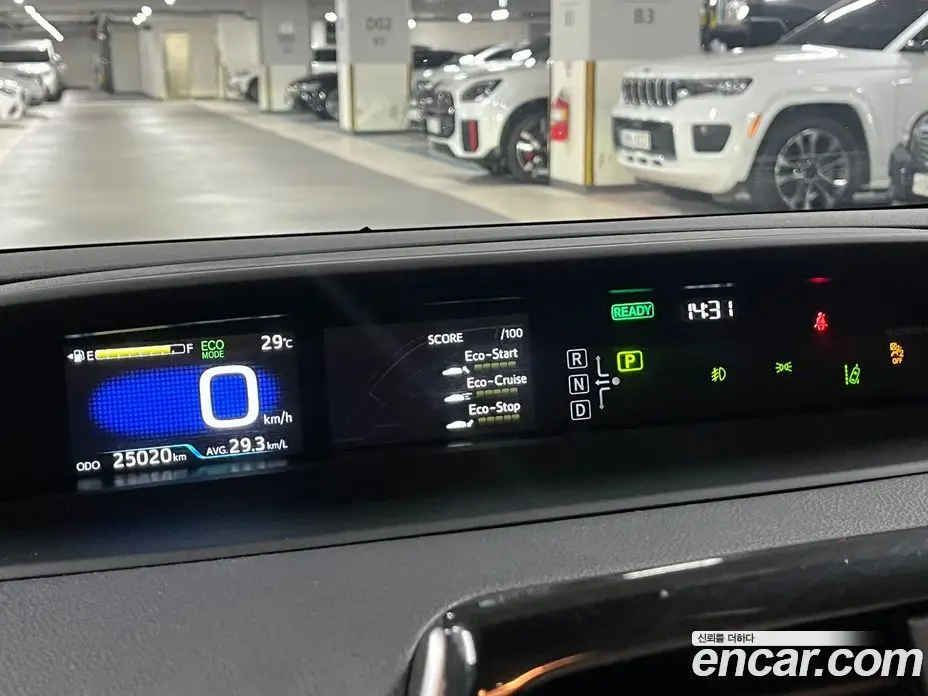 Toyota Prius 2021 1.8 вариатор, фото 13