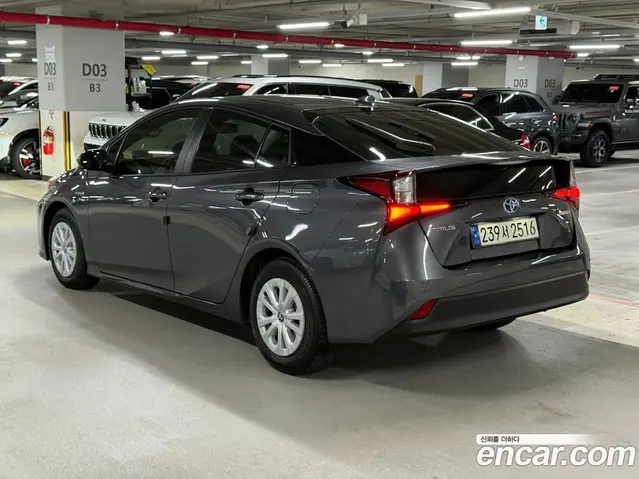 Toyota Prius 2021 1.8 вариатор, миниатюра 4