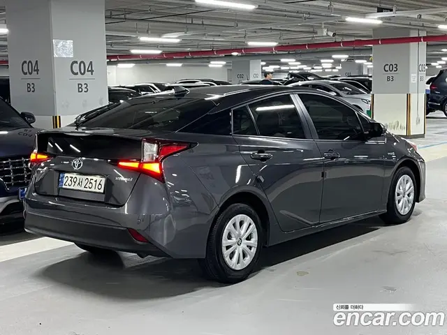 Toyota Prius 2021 1.8 вариатор, миниатюра 6