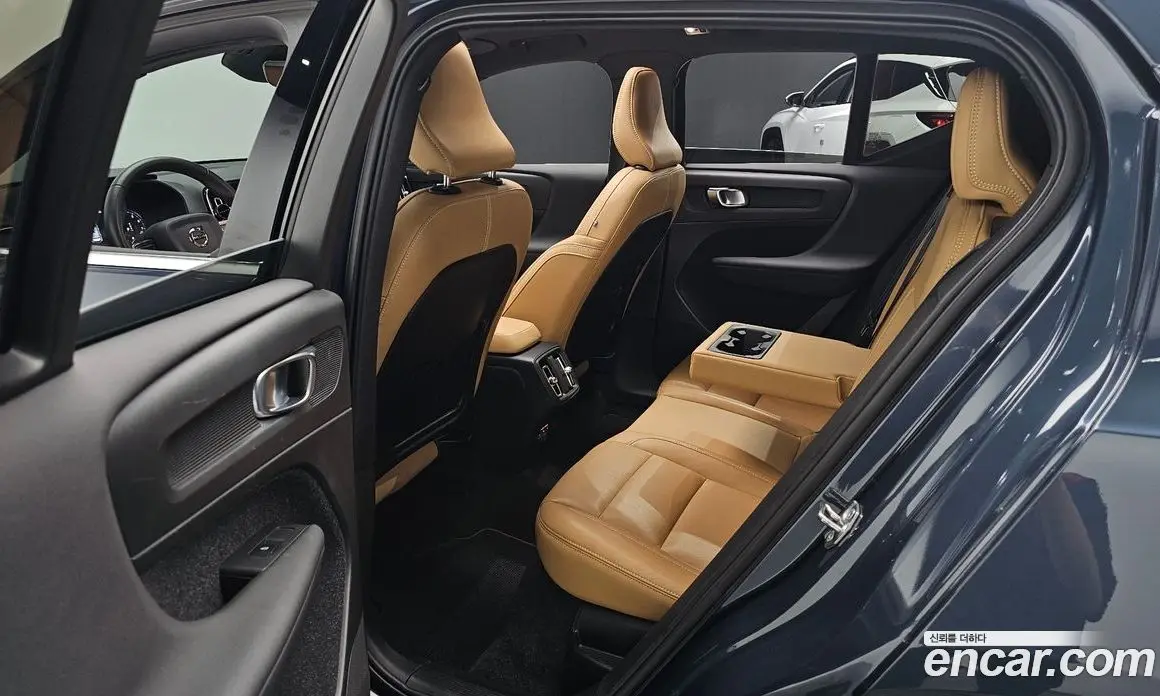 Volvo XC40 2021 2.0 АКПП, фото 18