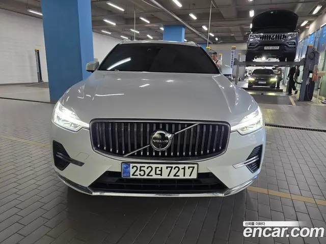 Volvo XC60 2023 2.0 АКПП, миниатюра 2