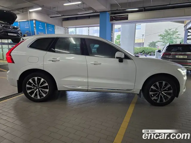 Volvo XC60 2023 2.0 АКПП, миниатюра 4