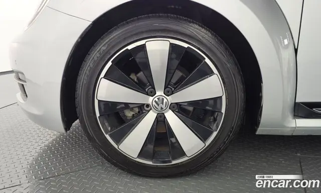 Volkswagen Beetle 2016 2.0 АКПП, миниатюра 4 Volkswagen Beetle 2016 2.0 АКПП, миниатюра 4