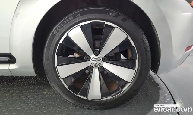 Volkswagen Beetle 2016 2.0 АКПП, миниатюра 6 Volkswagen Beetle 2016 2.0 АКПП, миниатюра 6