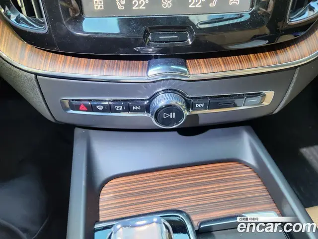 Volvo XC60 2024 2.0 АКПП, миниатюра 11