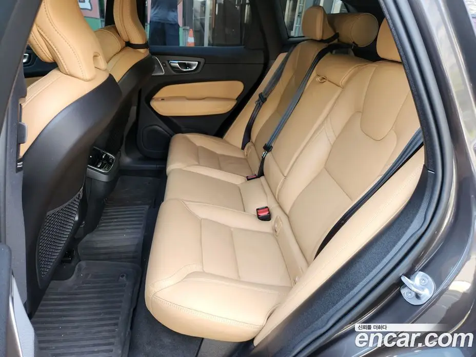 Volvo XC60 2024 2.0 АКПП, фото 20