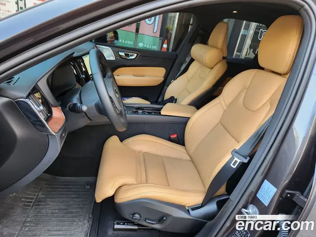 Volvo XC60 2024 2.0 АКПП, миниатюра 10