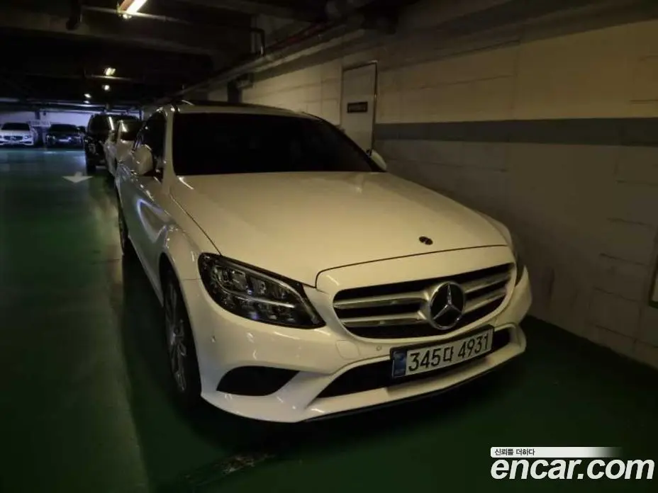Mercedes-Benz C-Class 2020 1.9 АКПП, фото 1