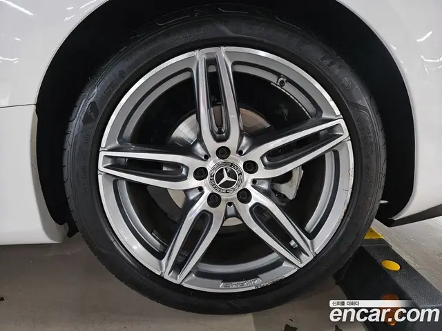 Mercedes-Benz E-Class 2018 1.9 АКПП, миниатюра 5 Mercedes-Benz E-Class 2018 1.9 АКПП, миниатюра 5