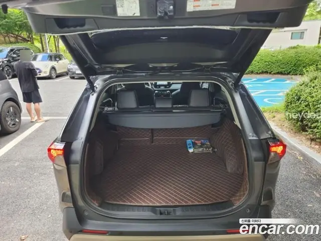 Toyota RAV4 2024 2.5 АКПП, миниатюра 6 Toyota RAV4 2024 2.5 АКПП, миниатюра 6