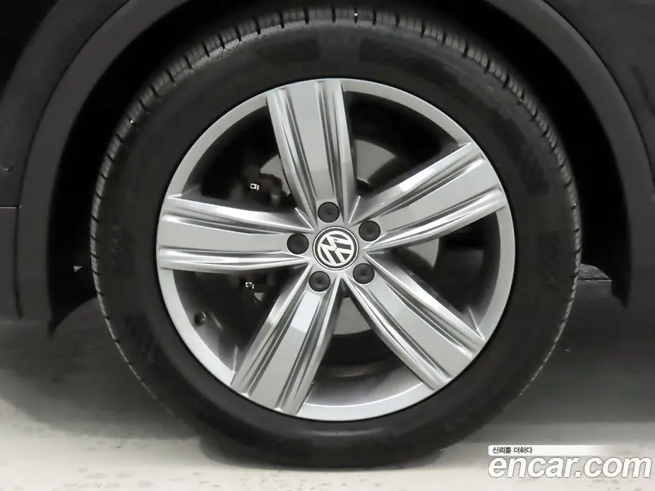 Volkswagen Tiguan 2018 2.0 АКПП, фото 5 Volkswagen Tiguan 2018 2.0 АКПП, фото 5